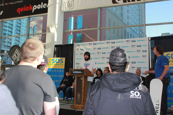 020213-vitelli-accepting-L.A.-award