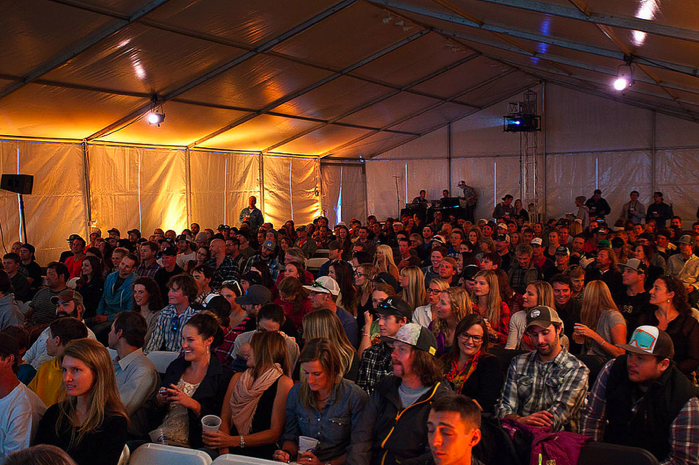 The Meeting_crowd