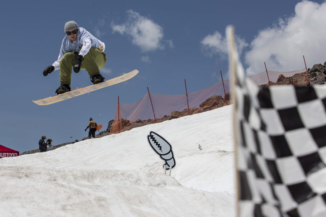 Drink Water Rat Race 2015 Snowboarding Austin Smith Bryan Fox