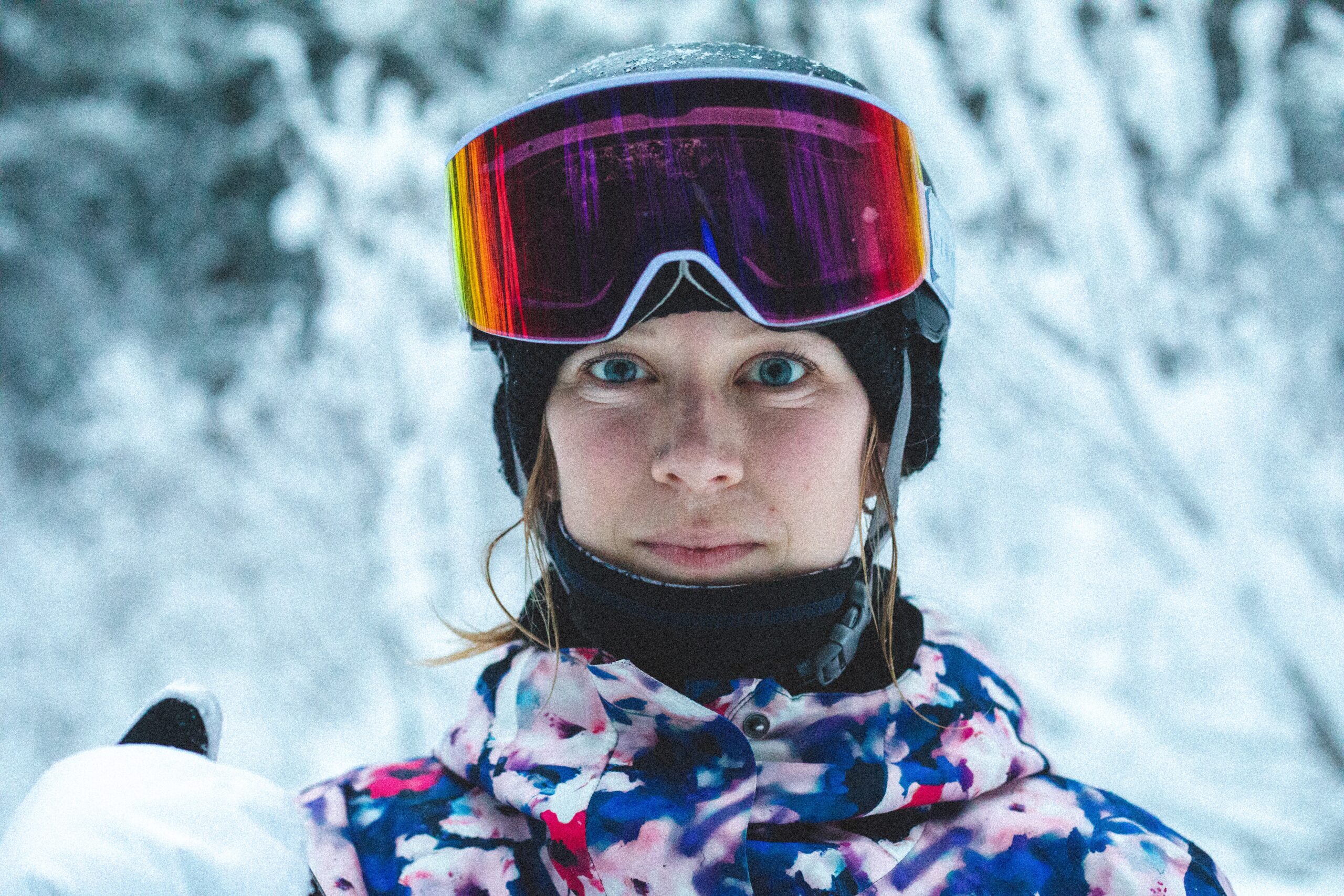 Roxy Becomes the First Brand Partner of Save A Brain – Snowboard