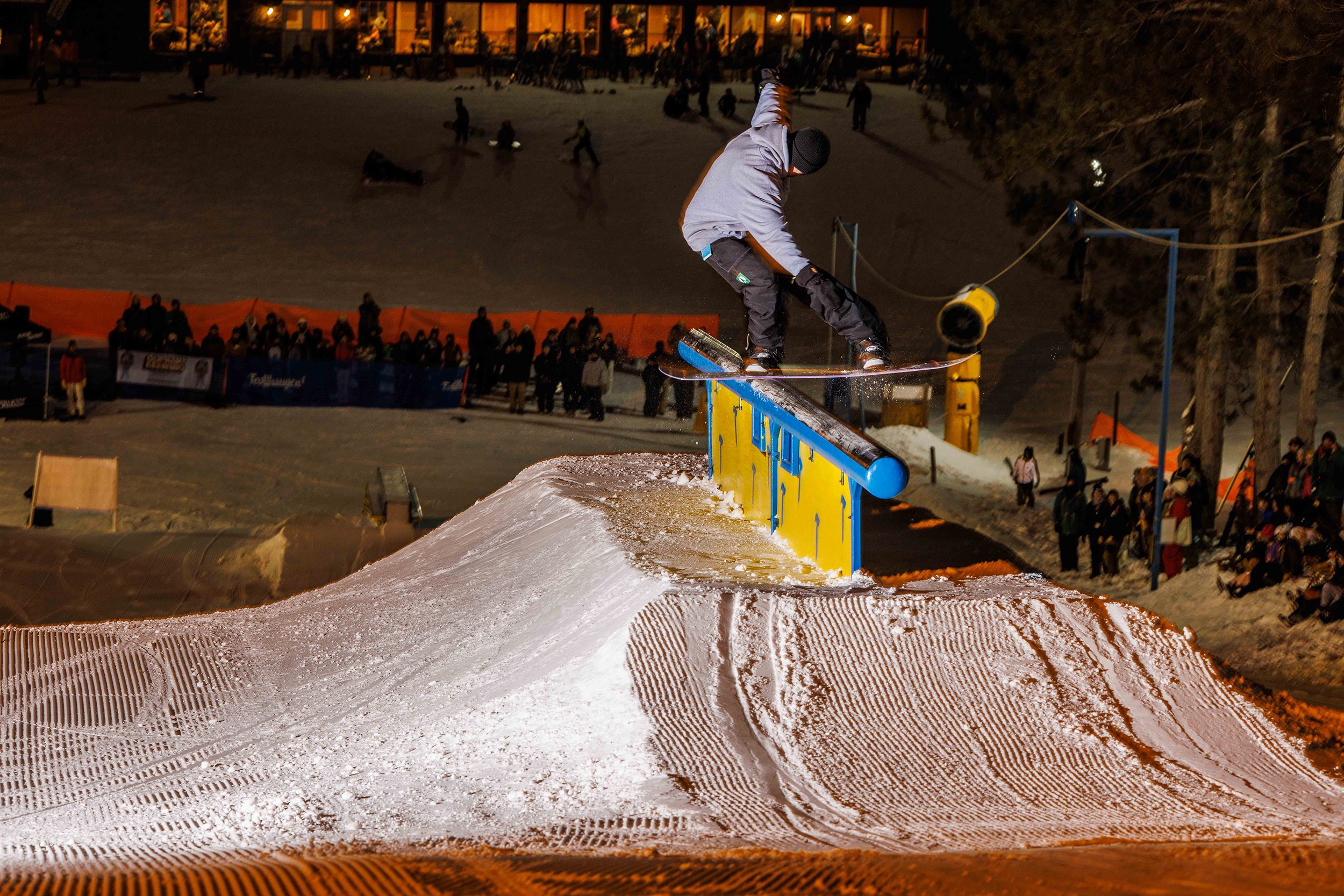 Mike Liddle snowboards at Trollhaugen