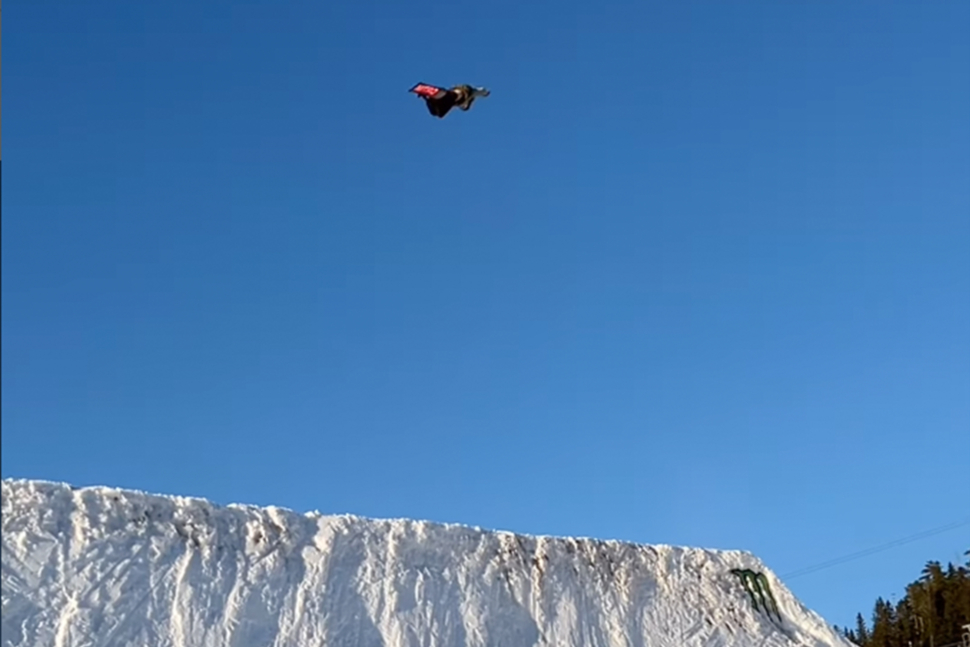 Yuto Yamada Snowboarding